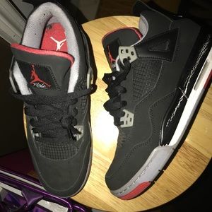 Air Jordan Bread 4’s